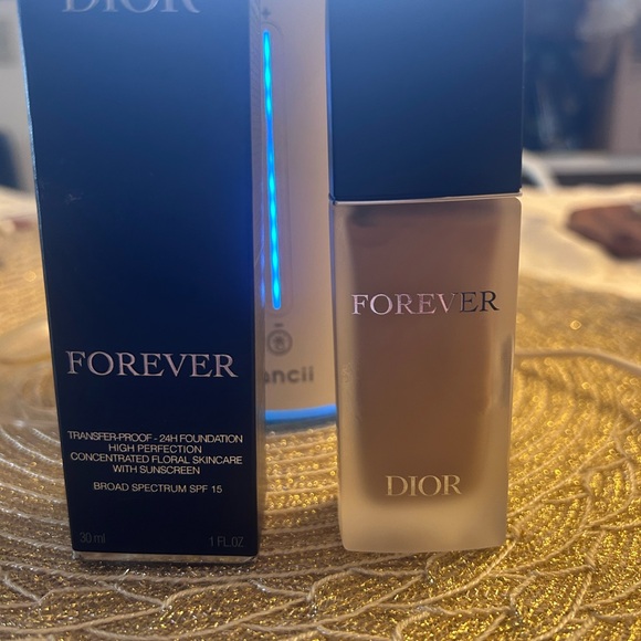Brand new Dior Forever foundation - Picture 6 of 7